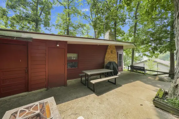 35 Lane 200D Lake James LN, Angola, IN 46703-9536