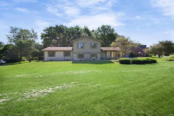 1300 Fairway DR, Kokomo, IN 46901