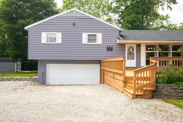 11866 N 300 E ***, Roanoke, IN 46783