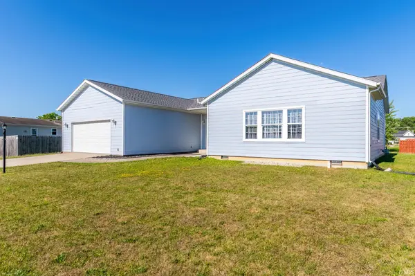 1004 N Lee ST, Garrett, IN 46738-2115