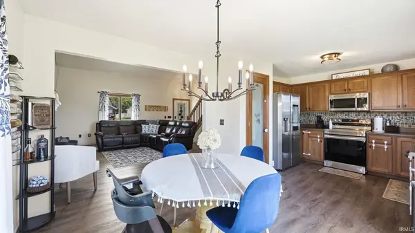 3004 Marguerite DR, Huntertown, IN 46764
