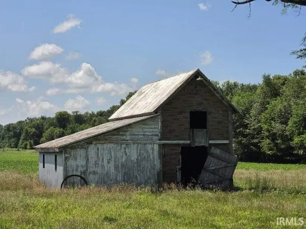 9477 W 300 N ***, Winamac, IN 46996-8227