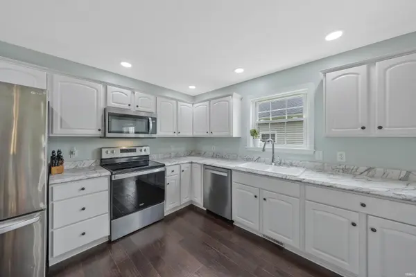 5801 Kevin CT, Newburgh, IN 47630