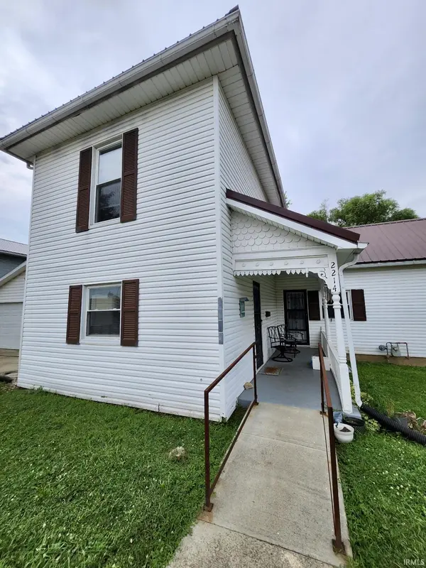 2214 Vine ST, New Castle, IN 47362-3825