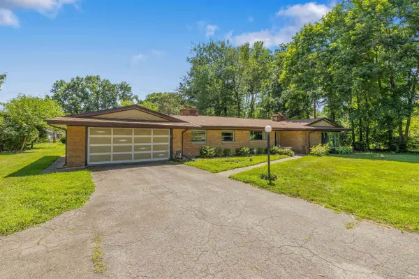 8438 Stellhorn RD, Fort Wayne, IN 46815