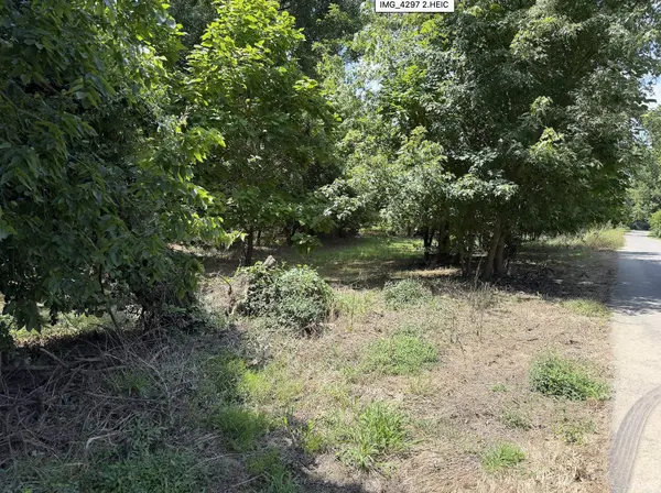 W River RD, Patoka, IN 47666