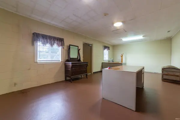 1330 W Columbia ST, Evansville, IN 47710
