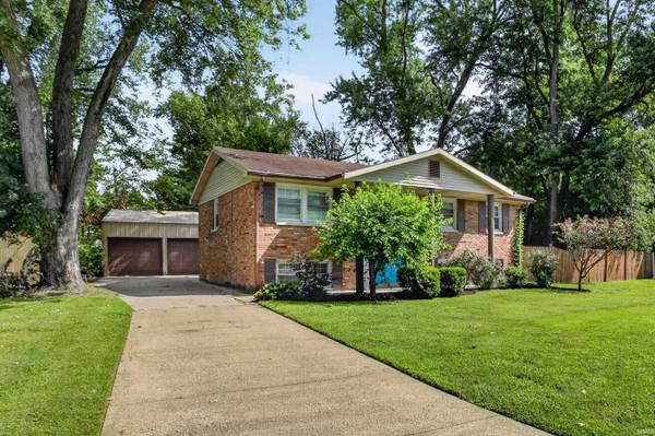 6210 Roger Park CT, Evansville, IN 47715