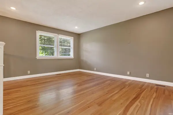 6210 Roger Park CT, Evansville, IN 47715