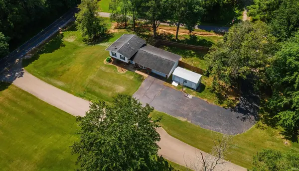 11911 Carol Heights LN, Evansville, IN 47712