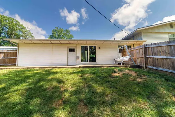 11911 Carol Heights LN, Evansville, IN 47712