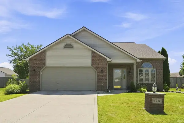 9336 Greyhawk DR, Fort Wayne, IN 46835-9357