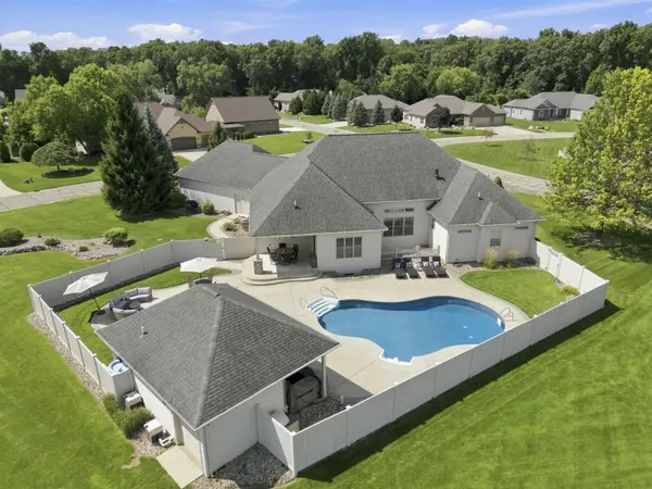 30306 Copperfield LN, Granger, IN 46530