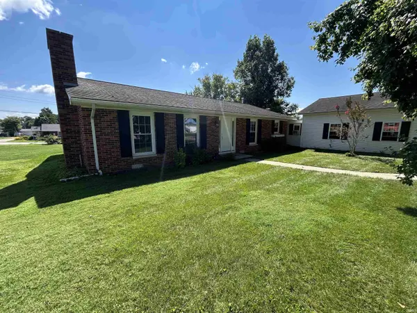 1207 N White River AVE, Petersburg, IN 47567