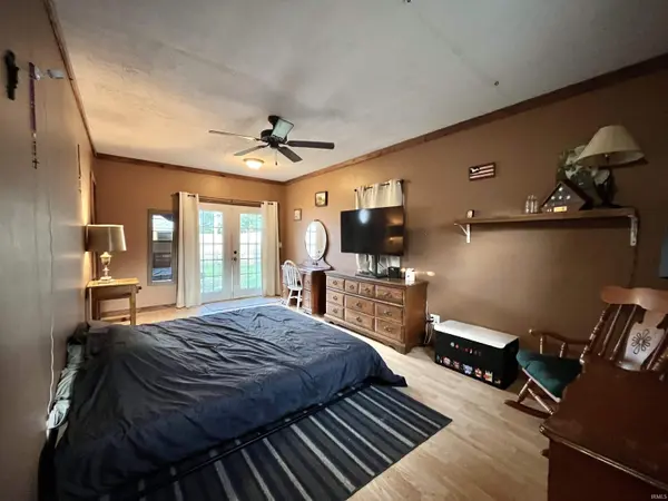 13585 W 450 N ***, Linton, IN 47441