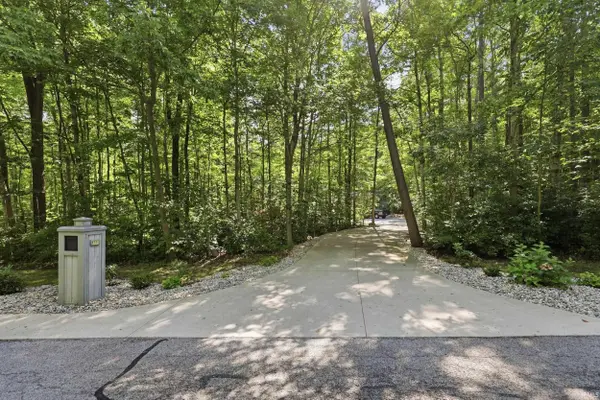 5721 Devils Hollow RD, Fort Wayne, IN 46814