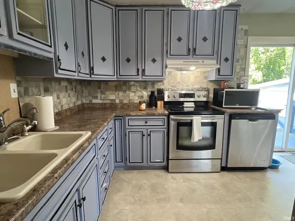953 Tulip DR, Peru, IN 46970