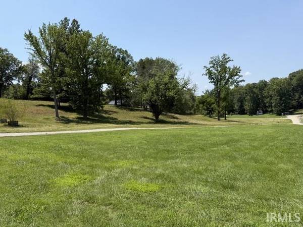 611 S Red Bank RD, Evansville, IN 47712