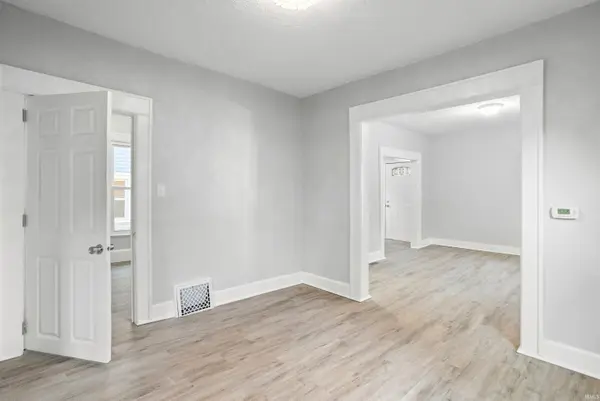 1310 S 29Th ST, South Bend, IN 46615-1808