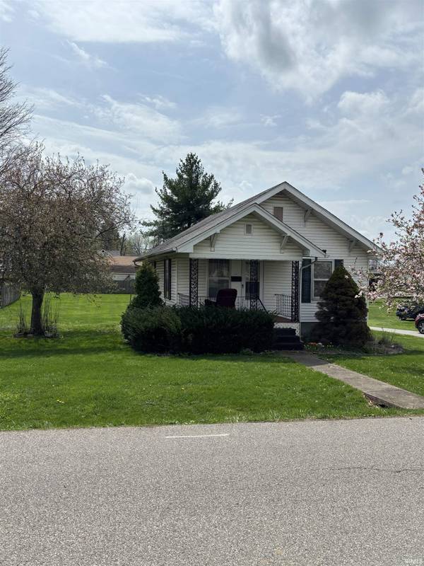 205 E Arthur ST, Salem, IN 47167