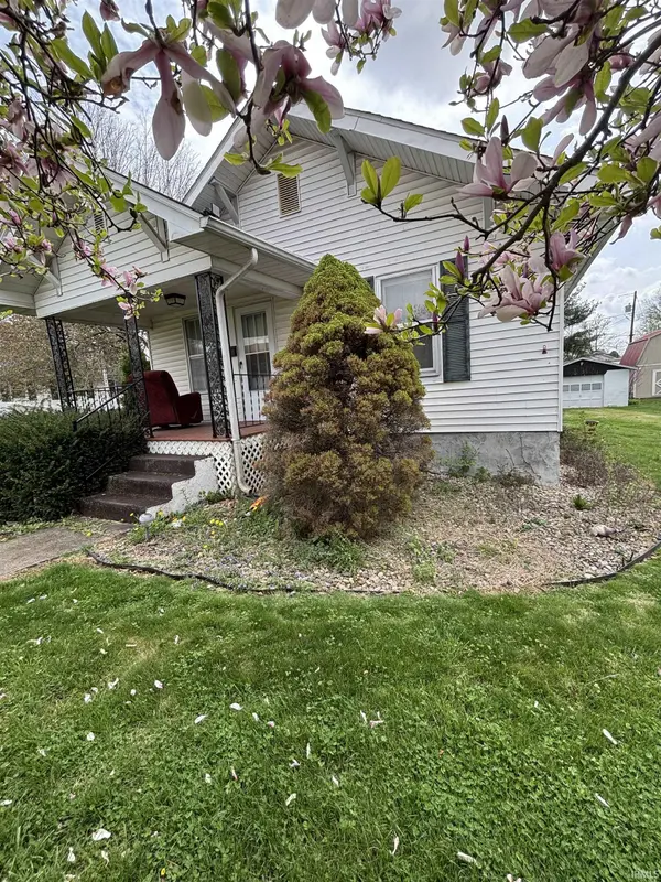 205 E Arthur ST, Salem, IN 47167