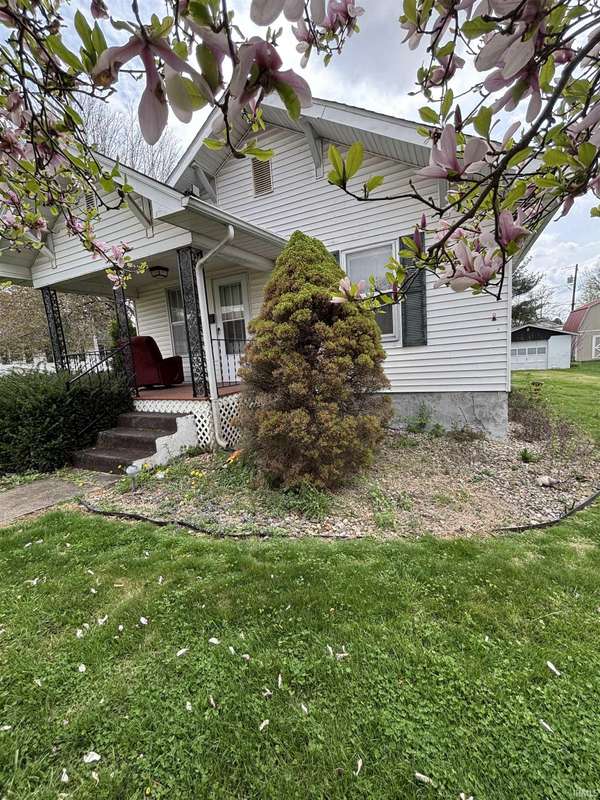 205 E Arthur ST, Salem, IN 47167