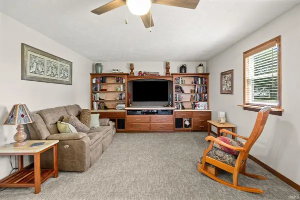 204 S Burke ST, Wolcott, IN 47995