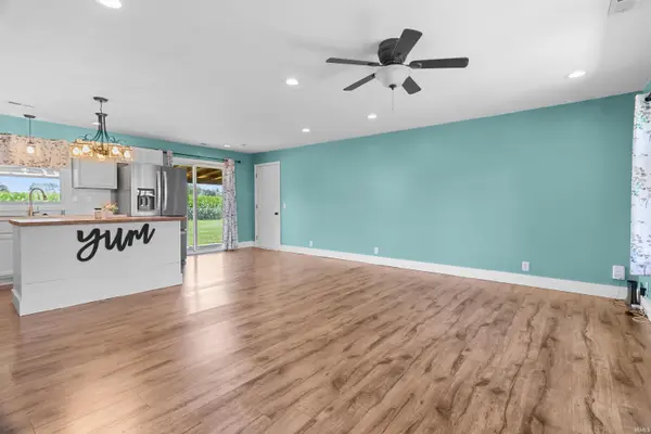 516 Catherine DR, Sweetser, IN 46987