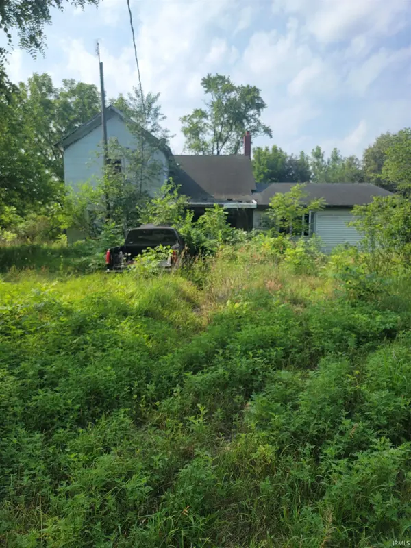 6871 S 1100 W ***, Francesville, IN 47946