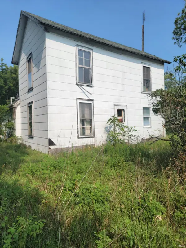 6871 S 1100 W ***, Francesville, IN 47946