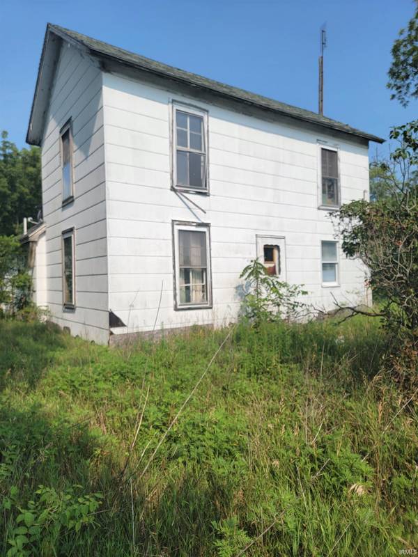 6871 S 1100 W ***, Francesville, IN 47946