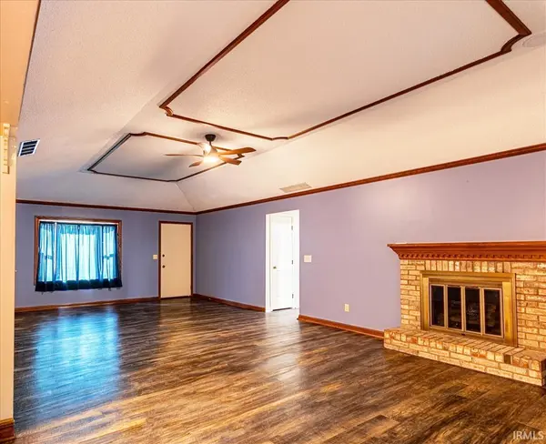 5388 Crestwood DR, Newburgh, IN 47630