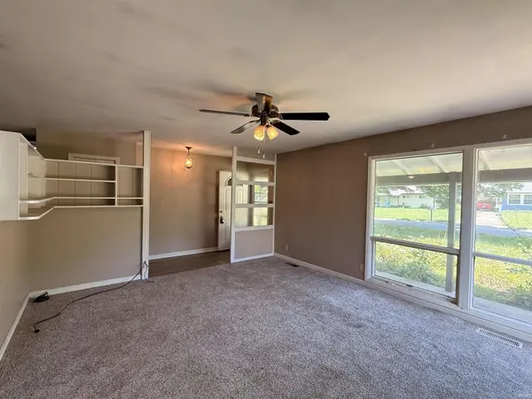 200 N Shellbark RD, Muncie, IN 47304-3743
