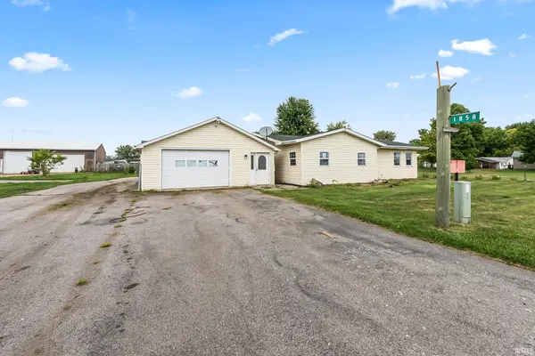 1858 W Auburn DR, Auburn, IN 46706-3340