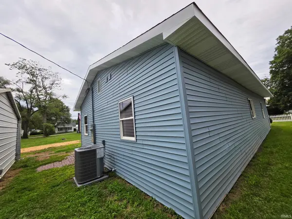 916 N 13th ST, Vincennes, IN 47591