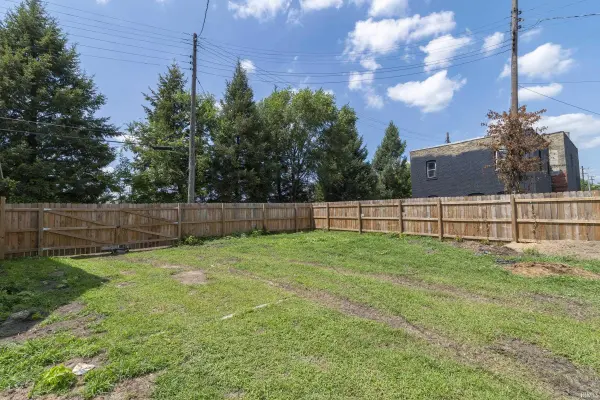 415 Harris ST, South Bend, IN 46619-3723