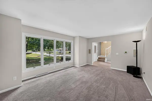 56039 Rio Lindo DR, Elkhart, IN 46514-1117