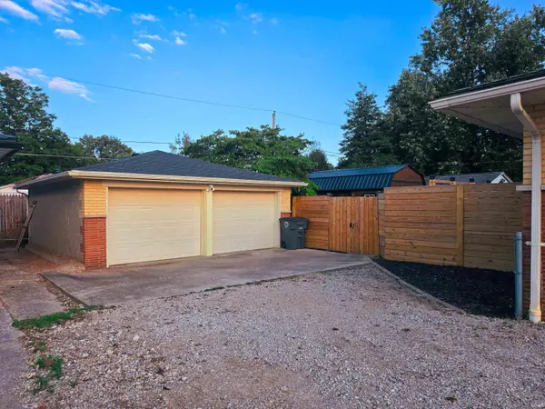 1922 S Lombard AVE, Evansville, IN 47714-5439
