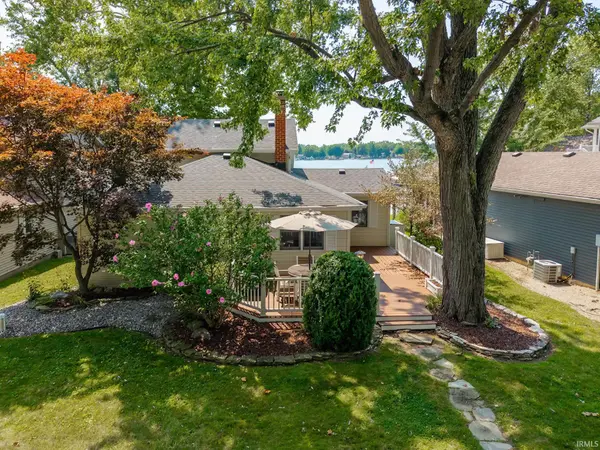 5140 E 580 S RD, Wolcottville, IN 46795-8811