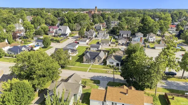209 E Ohio ST, Bluffton, IN 46714-3324