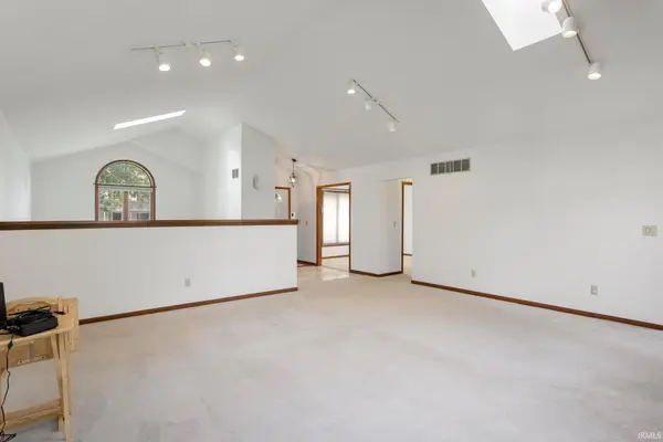 52103 Conestoga CT, Granger, IN 46530-8829