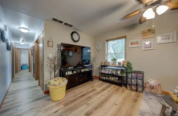 428 S 10th ST, Rockport, IN 47635
