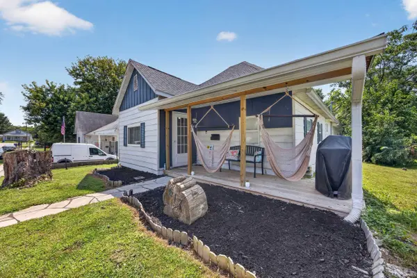 617 S 8th ST, Mitchell, IN 47446