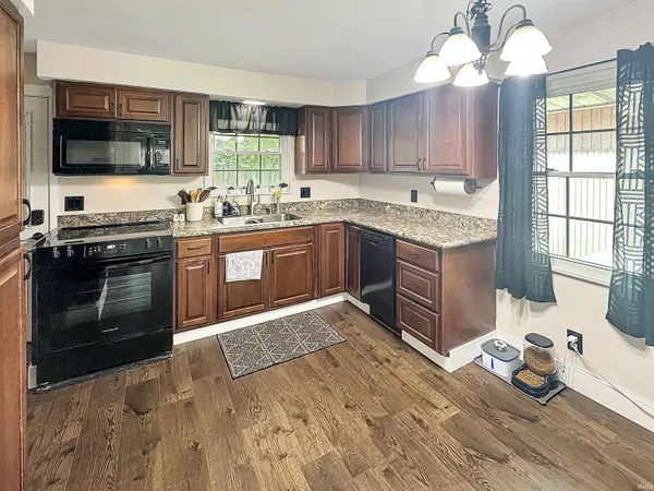 2555 N Evans ST, Evansville, IN 47711