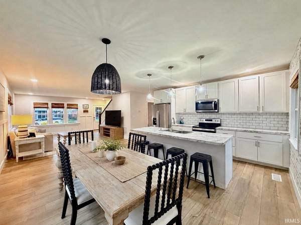 1917 E Mulberry ST, Evansville, IN 47714