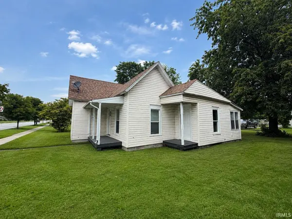 203 N Range ST, Wolcott, IN 47995