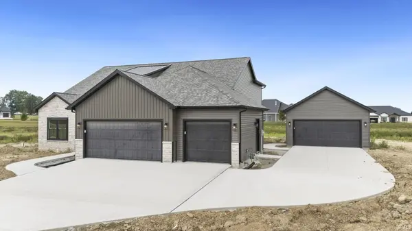 2851 Quinlado LN, Fort Wayne, IN 46818