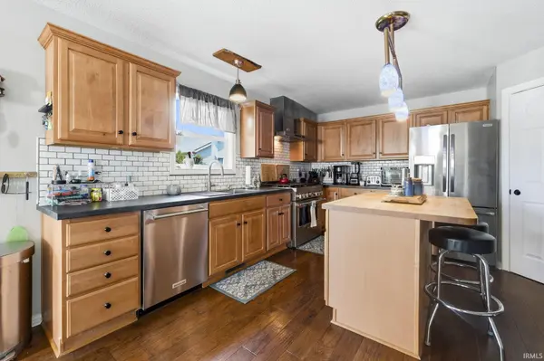 3520 Shadow Creek DR, Fort Wayne, IN 46818-8982