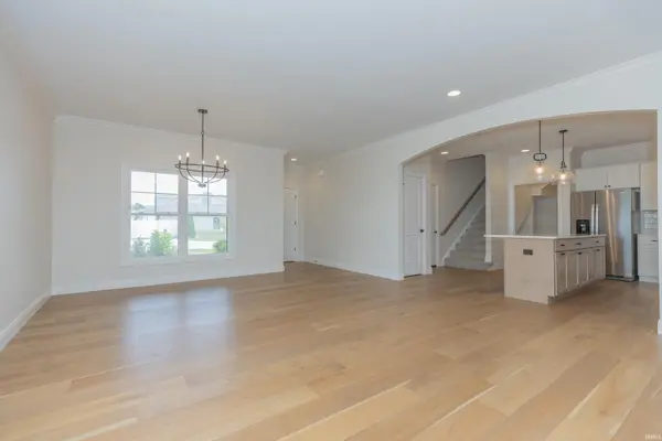 3390 White Oak TRL, Newburgh, IN 47630