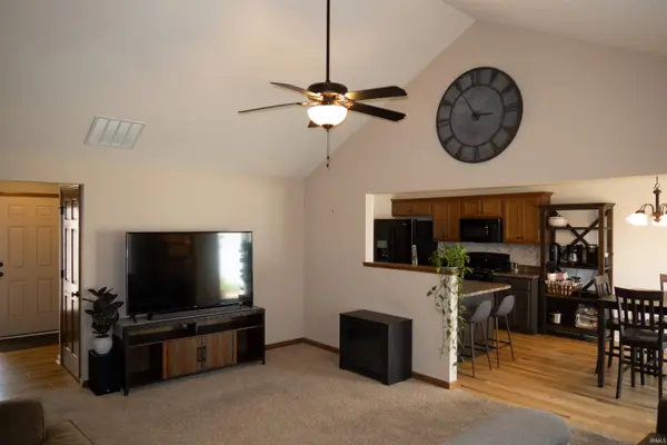 106 Tamarack DR, Wakarusa, IN 46573-6100